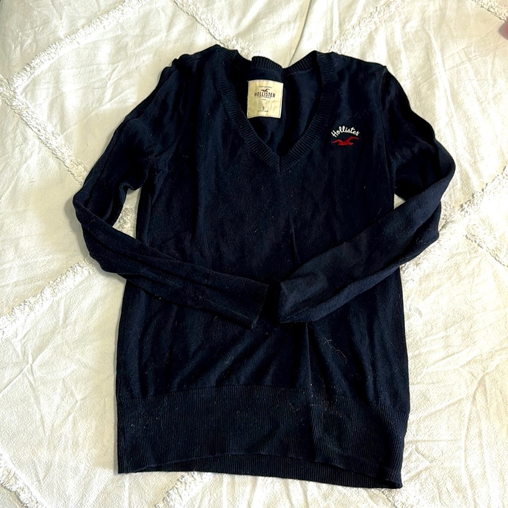 Hollister navy Size small sweater